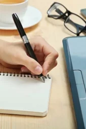 تصویر کودک چپ دست فروشگاه آنلاین شهرکتاب پاسداران