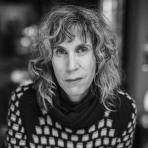 عکس نونا فرناندز
کتاب مهاجمان فضا