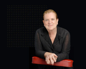 عکس کریستسنا بیچیری نویسنده کتاب هنجارها در زندگی واقعی از نشر امیرکبیر