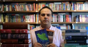 عکس مسعود بربر
کتاب خنده های هراس و تنهایی