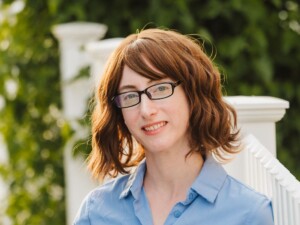 تصویر فریدا مک فادن نویسنده کتاب می خوای یه راز رو بدونی