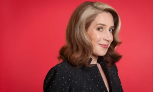 تصویر ویو گراسکوپ نویسنده کتاب آناکارنینای مشکل گشا