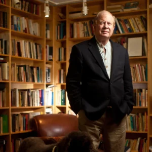 تصویر جوزف جی الیس نویسنده کتاب تابستان انقلابی