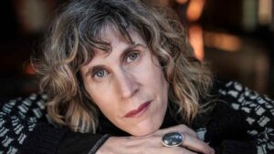 تصویر نونا فرناندز نویسنده کتاب منطقه گرگ و میش