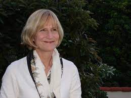 عکس آلیسون ویر نویسنده کتاب در برابر وجدان خویش