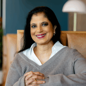 عکس رامنی دورواسلا نویسنده کتاب تقصیر تو نیست