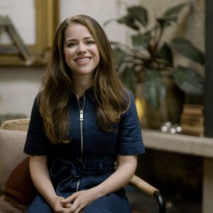 عکس فرانچسکا اسپکتر نویسنده کتاب تنهایی سازنده