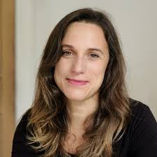 عکس پریسیلا موریس نویسنده کتاب پروانه های سیاه