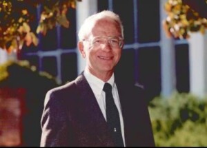 عکس بروس شلی نویسنده کتاب تاریخ کلیسا