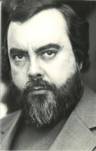 عکس ری راسل نویسنده کتاب ساردونیکوس