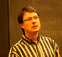 معرفی کوتاه نویسنده