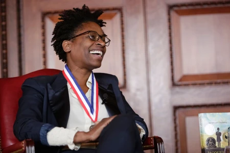 ژاکلین وودسون برنده جایزه هانس کریستن اندرسون سال 2020